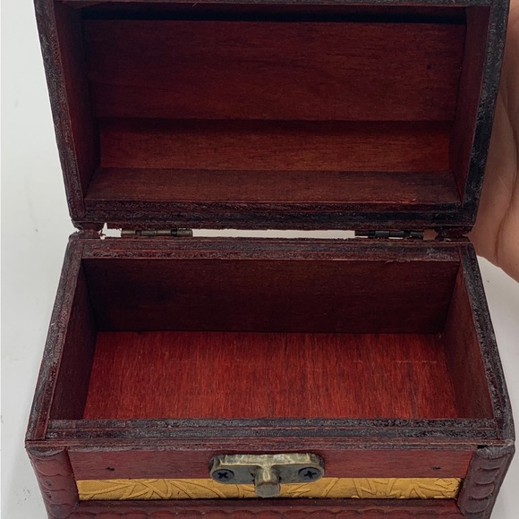 Set of Two Wooden Boxes with gold detail - Picture 9 of 10
